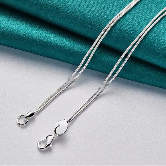 ◾️925 Sterling Silver Heart Shaped Key Lock Necklace - Picture 7 of 10